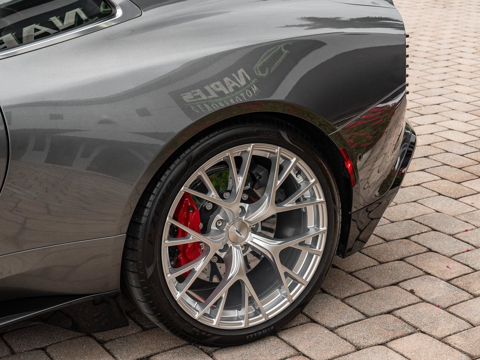 Used 2025 Aston Martin Vanquish RWD image 29