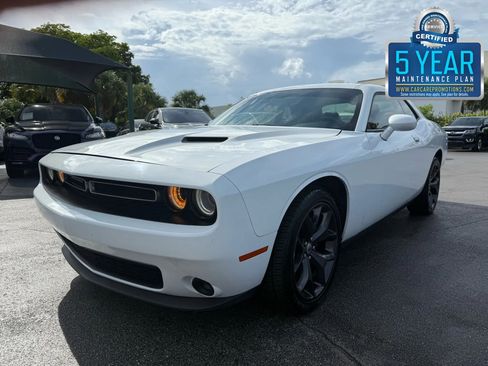 Used 2019 Dodge Challenger SXT w/ Plus Package image 1