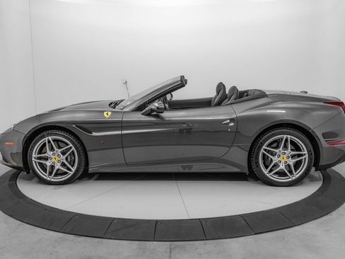 Certified 2016 Ferrari California T RWD image 3