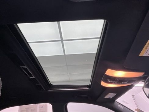 Used 2014 Mercedes-Benz E 350 4MATIC Sedan image 8