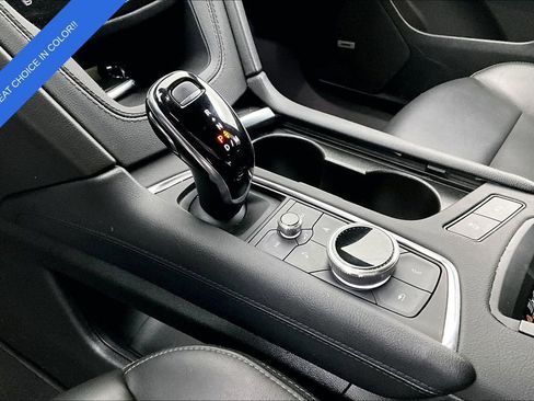 Used 2025 Cadillac XT6 Premium Luxury image 19