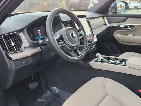 New 2026 Volvo XC90 B6 Plus w/ Protection Package Premier image 6