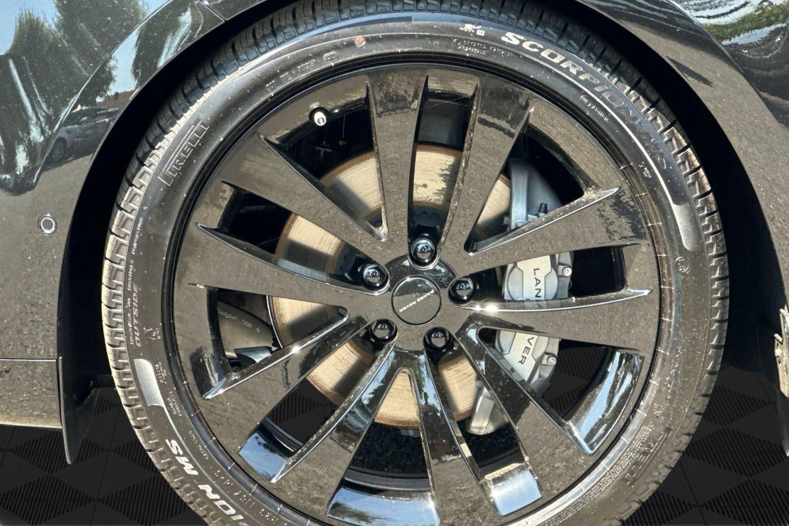 New 2026 Land Rover Range Rover Sport Dynamic SE AWD/4WD image 13
