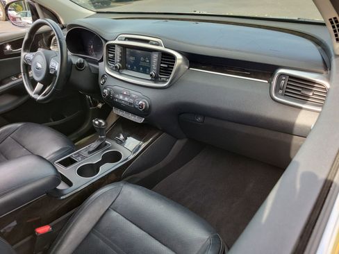 Used 2017 Kia Sorento EX FWD image 13