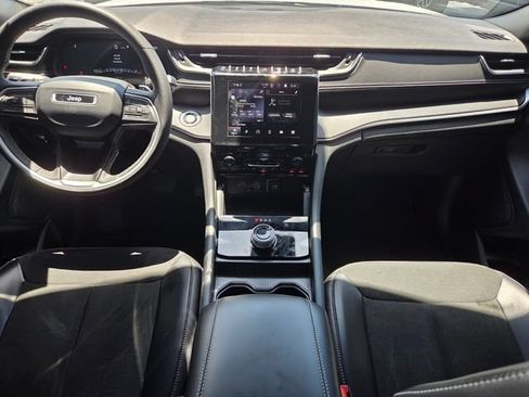 Used 2024 Jeep Grand Cherokee L Altitude RWD image 8