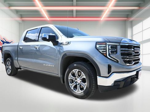Used 2025 GMC Sierra 1500 SLT RWD image 4