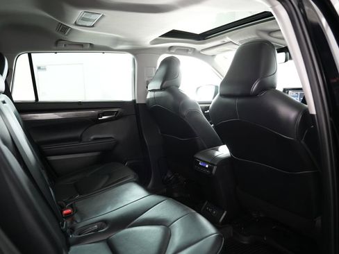 Used 2020 Toyota Highlander Limited image 41