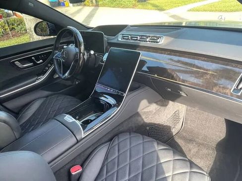 Used 2022 Mercedes-Benz S 580 4MATIC Sedan w/ Rear Seat Package image 13