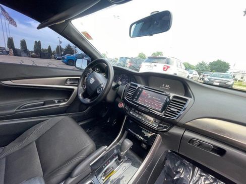 Used 2017 Honda Accord EX image 6