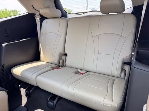 Used 2020 Buick Enclave Premium w/ Sun and Sites Package AWD/4WD image 15