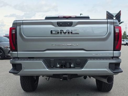 New 2026 GMC Sierra 3500 Denali Ultimate AWD/4WD image 16