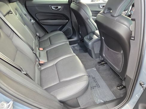 Certified 2024 Volvo XC60 B5 Plus AWD/4WD image 18