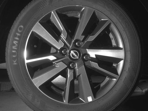 Used 2025 Nissan Versa SV image 15