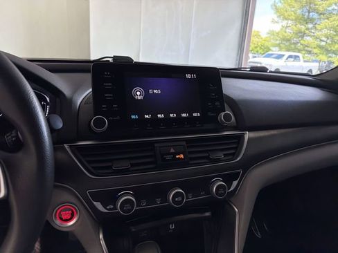 Used 2018 Honda Accord LX image 22
