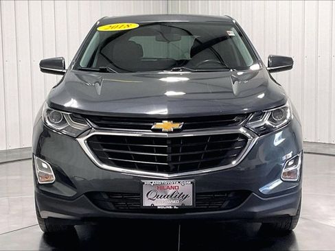 Used 2018 Chevrolet Equinox LT FWD image 2