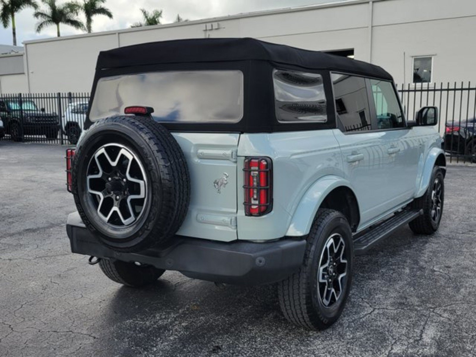 Used 2023 Ford Bronco Outer Banks AWD/4WD image 7