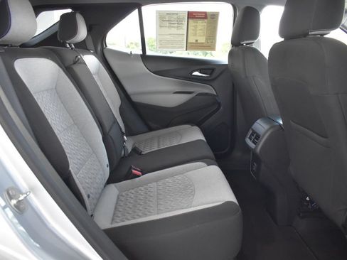 Used 2022 Chevrolet Equinox LT FWD image 16