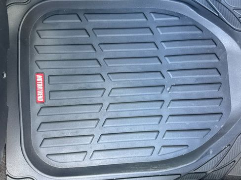 Used 2021 Buick Encore Preferred image 12