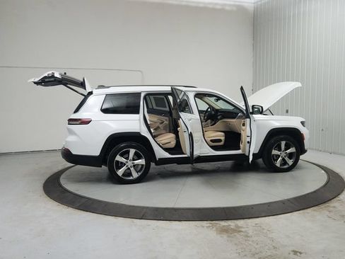 Used 2021 Jeep Grand Cherokee L Limited AWD/4WD image 17