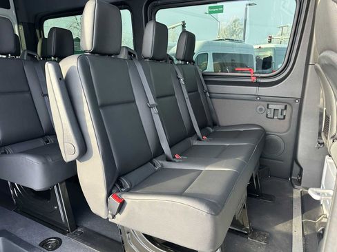 Used 2025 Mercedes-Benz Sprinter 2500 image 13