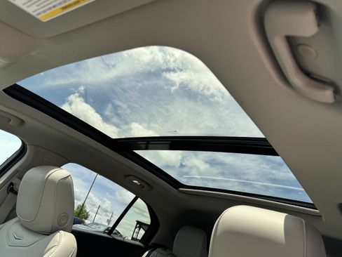 Used 2019 Cadillac XT4 Premium Luxury FWD image 10
