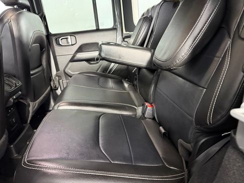 Used 2023 Jeep Wrangler Unlimited Sahara AWD/4WD image 27