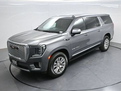 Used 2022 GMC Yukon XL Denali AWD/4WD image 54