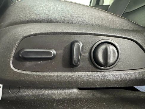 Used 2021 Chevrolet Equinox LT AWD/4WD image 37