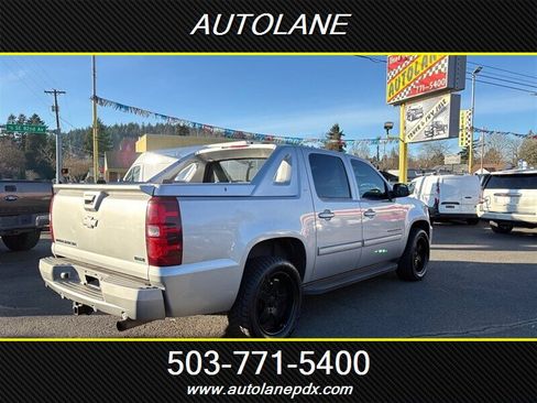Used 2010 Chevrolet Avalanche LT w/ Luxury Package image 7