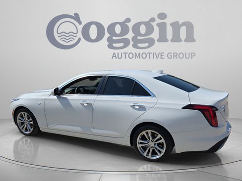Used 2025 Cadillac CT4 Luxury RWD image 3