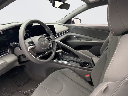 Used 2024 Hyundai Elantra SEL image 10