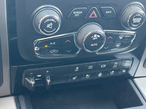 Used 2018 RAM 3500 Laramie w/ Sport Appearance Group AWD/4WD image 17