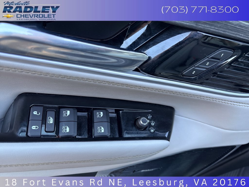 Used 2022 Jeep Wagoneer Series III w/ Premium Group I AWD/4WD image 15