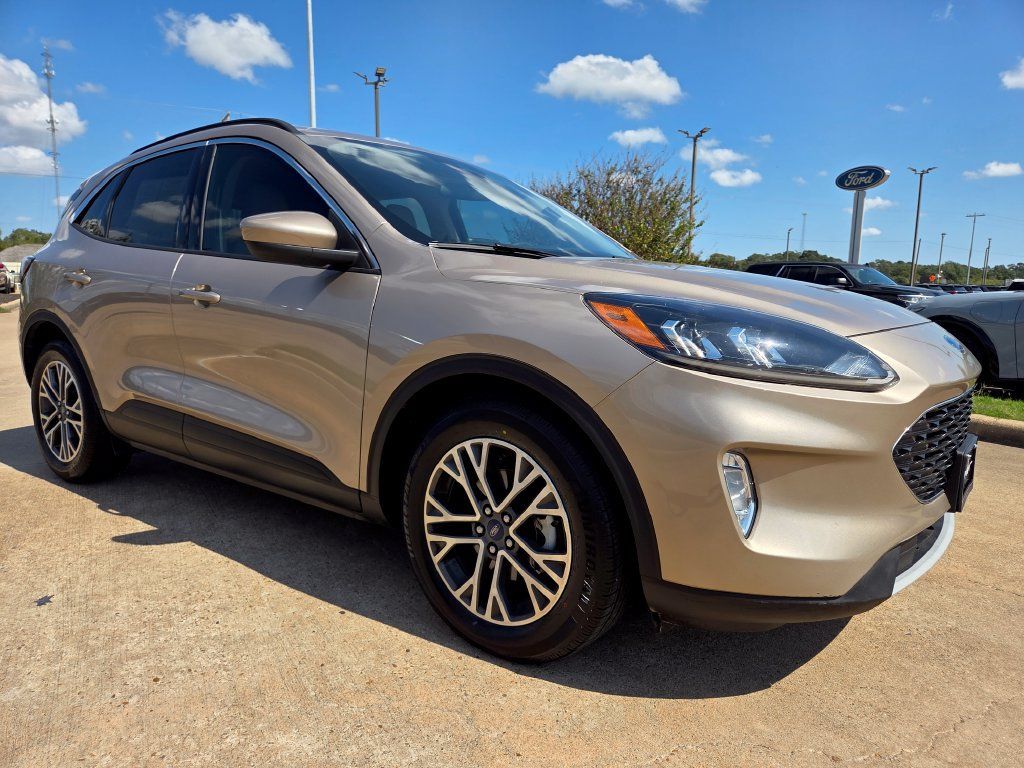Certified 2020 Ford Escape SEL FWD image 3