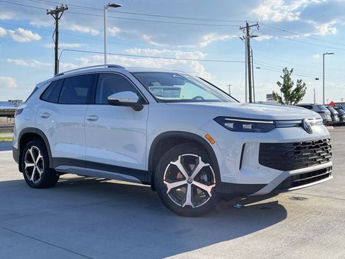 New 2026 Volkswagen Tiguan SE image 5