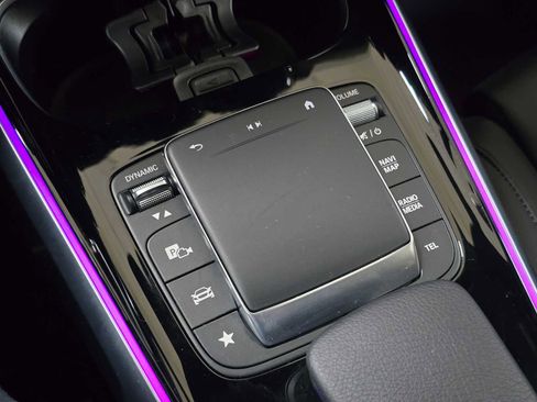 Certified 2023 Mercedes-Benz EQB 300 4MATIC image 29