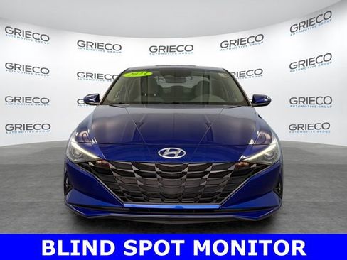 Used 2023 Hyundai Elantra SE FWD image 2