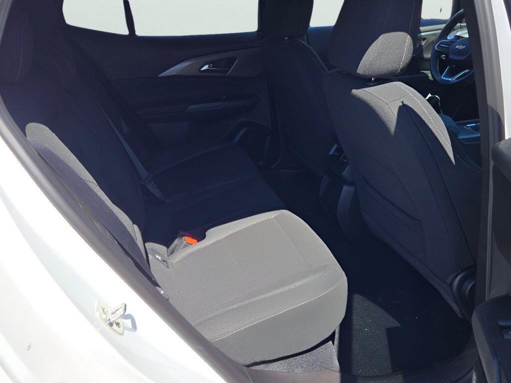 New 2026 Chevrolet Equinox EV LT FWD image 17