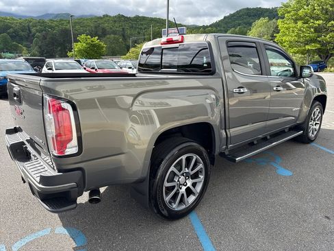 Used 2018 GMC Canyon Denali AWD/4WD image 3