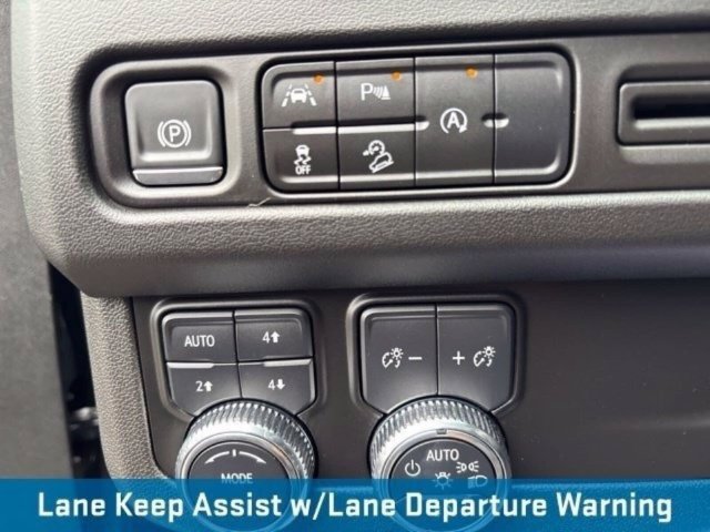 Used 2024 GMC Yukon AT4 AWD/4WD image 18