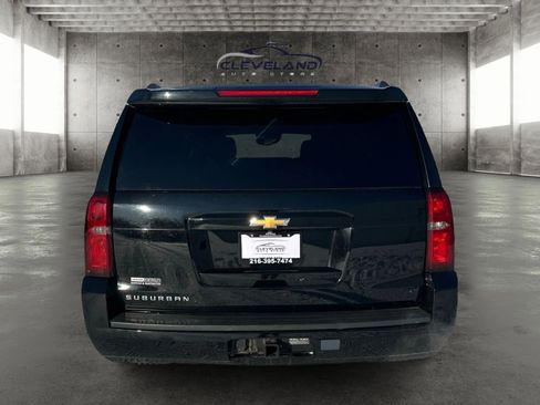 Used 2016 Chevrolet Suburban LT image 4