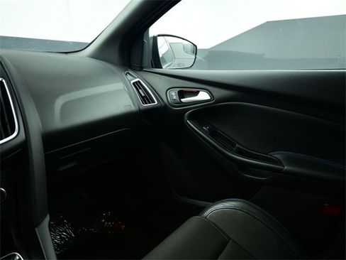 Used 2016 Ford Focus RS image 25