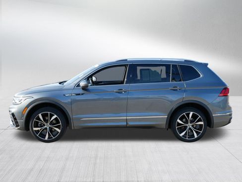 Certified 2024 Volkswagen Tiguan SEL R-Line image 4