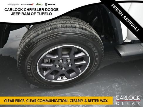 Used 2023 Jeep Gladiator Overland AWD/4WD image 32