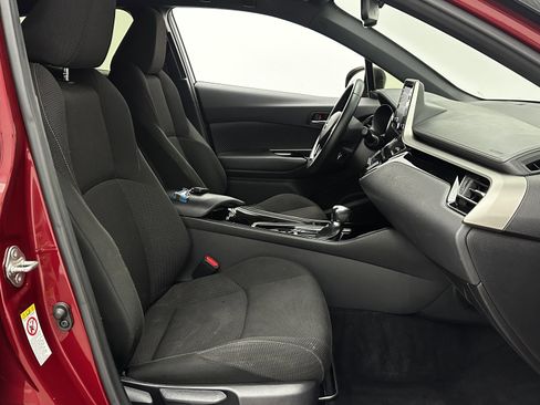 Used 2019 Toyota C-HR XLE image 33