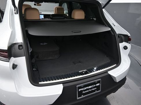 New 2025 Porsche Cayenne S AWD/4WD image 18