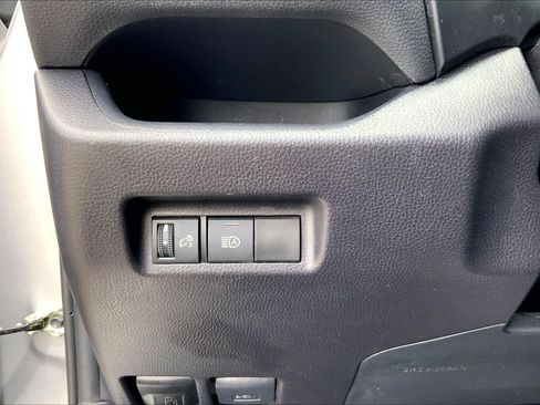 Certified 2025 Toyota RAV4 LE FWD image 33