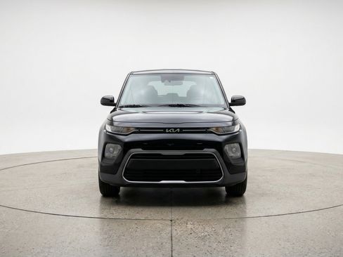 Used 2025 Kia Soul LX w/ LX Technology Package image 2