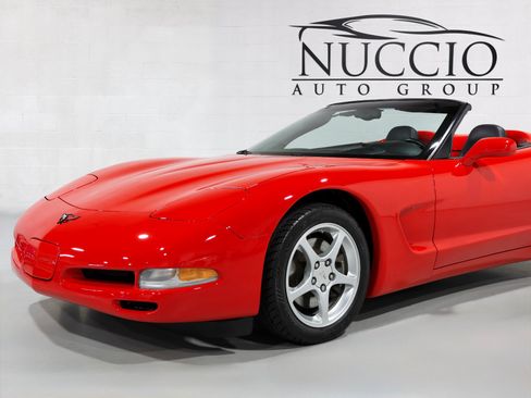 Used 2004 Chevrolet Corvette Convertible w/ Preferred Equipment Group RWD image 41