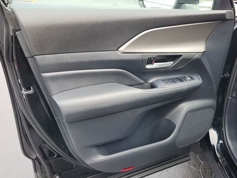 Certified 2025 Toyota Grand Highlander AWD image 11